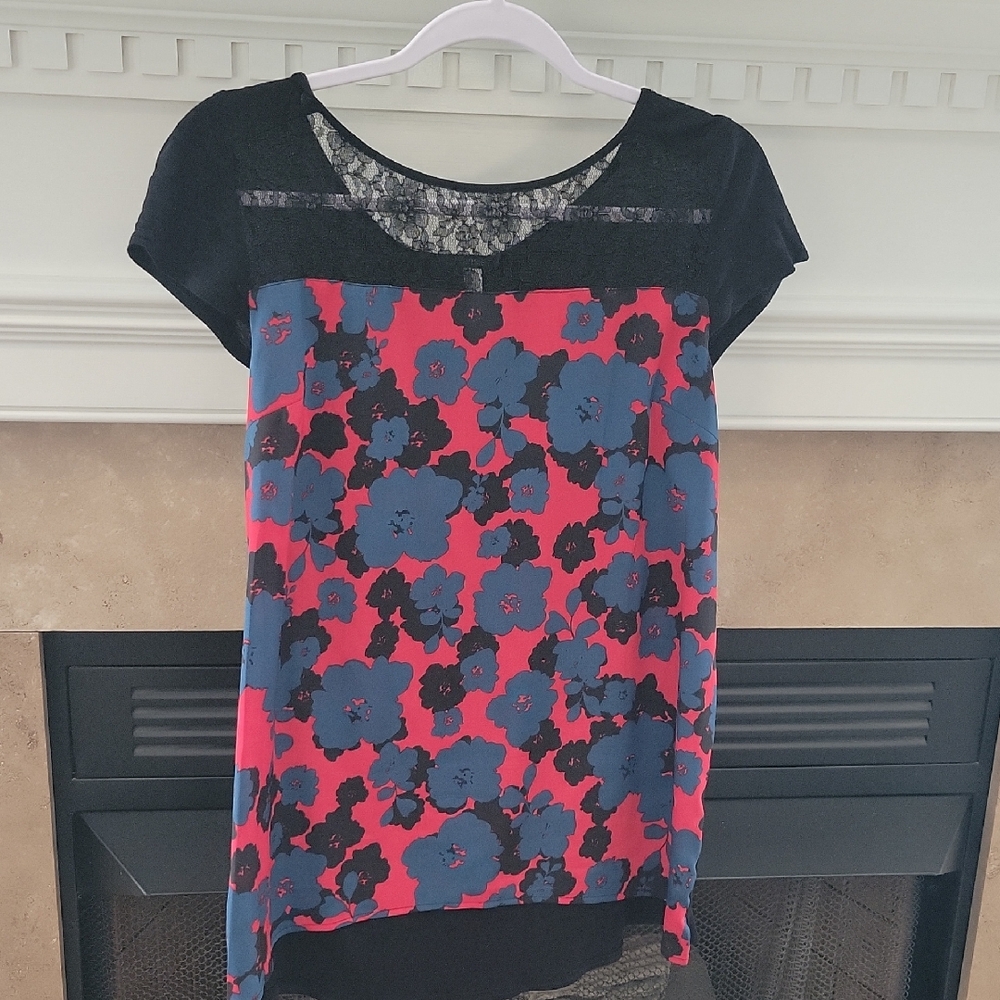 Kensie Floral Short Sleeve Blouse in Red, Blue & Black